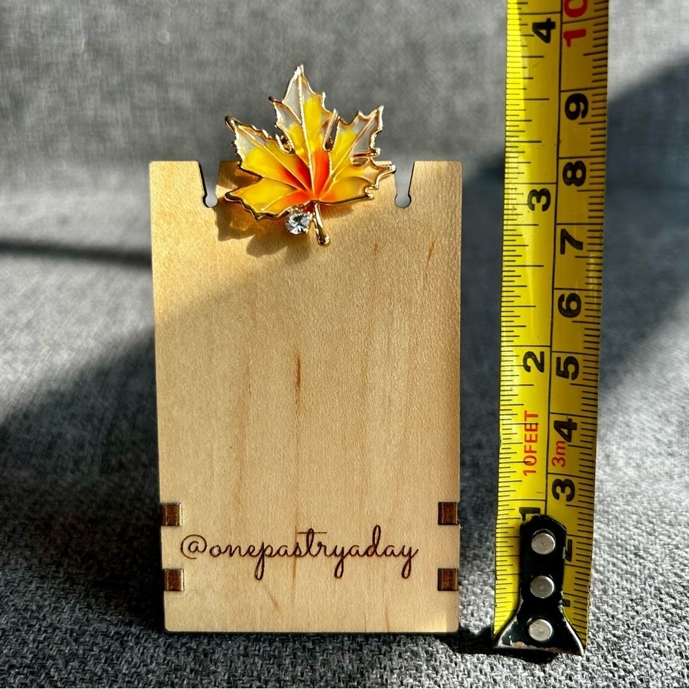 Maple Leaf Resin Pin Brooch, Orange, Yellow, Gold - Picture 13 of 17